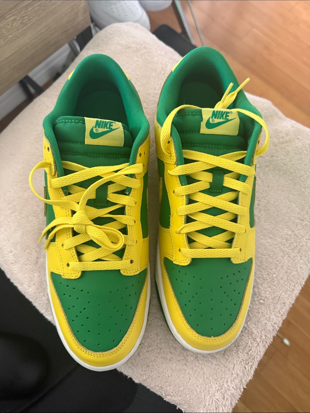Nike dunk Sneakers in Green & Yellow never worn - Picture 2 of 4